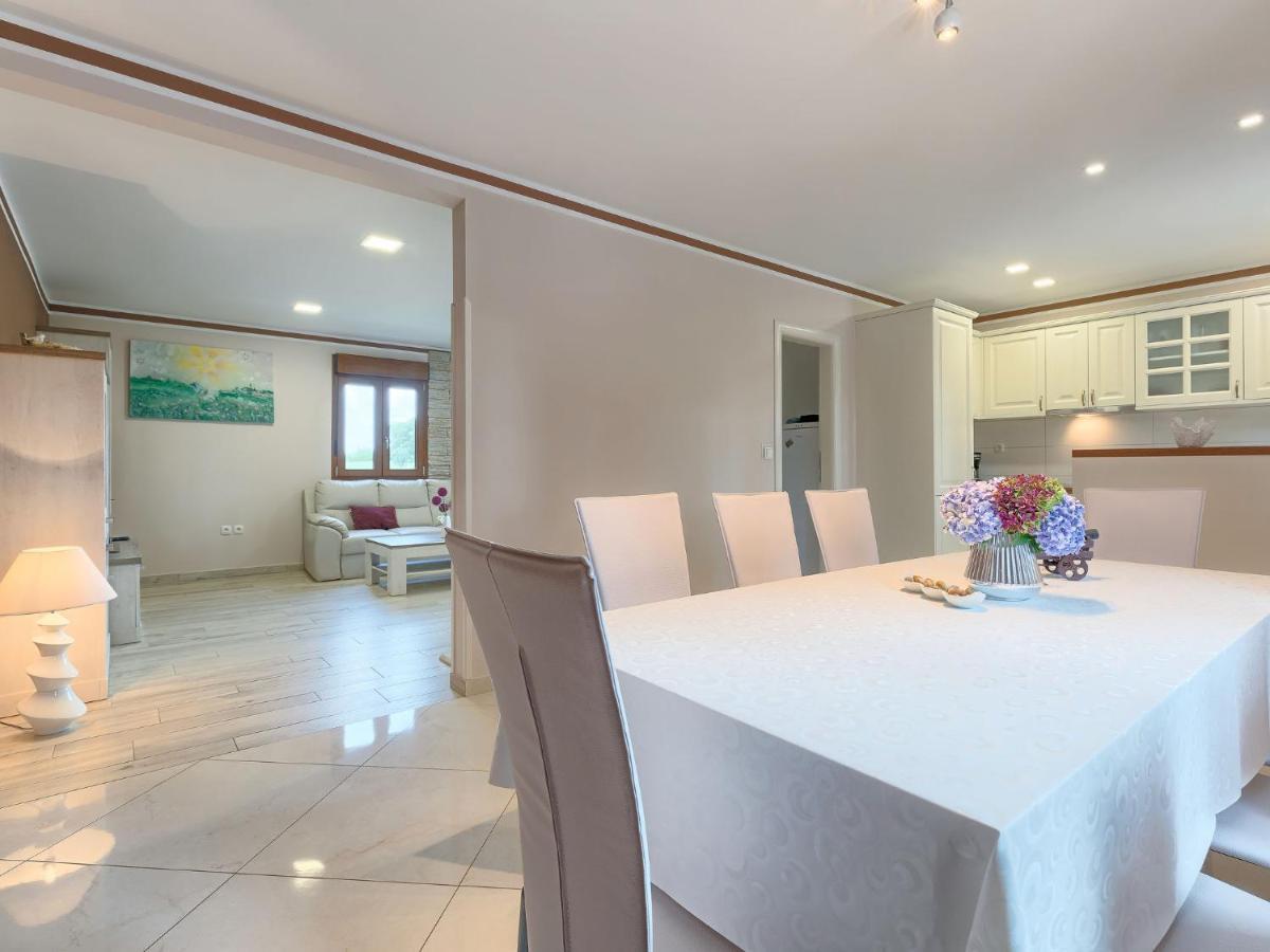 Holiday Home Villa Aniva By Interhome Žminj Eksteriør bilde